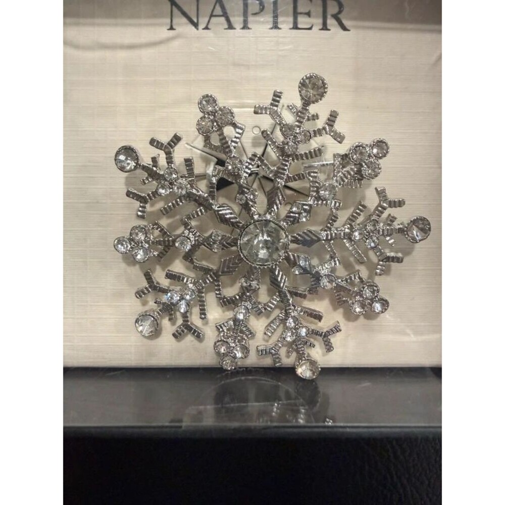 Sparkle Snowflake pin